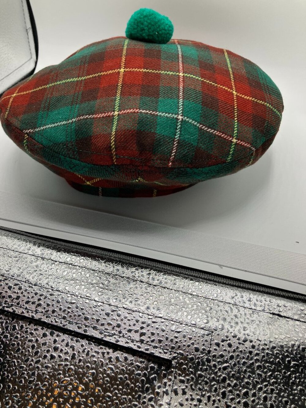 Canadian Nova Headwear Limited Red and Green Tartan Tam o'‎ Shanter Hat